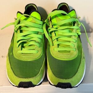 Nike Waffle One Electric Green

Size: 9
Color: green
Brand: Nike